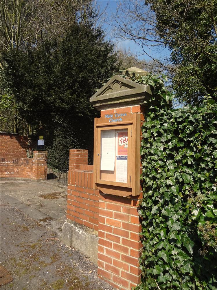 Single door noticeboard